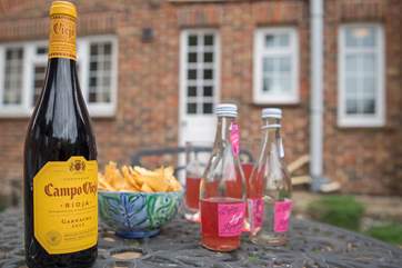 Enjoy a drink before you stroll along the sea front for your evening meal.