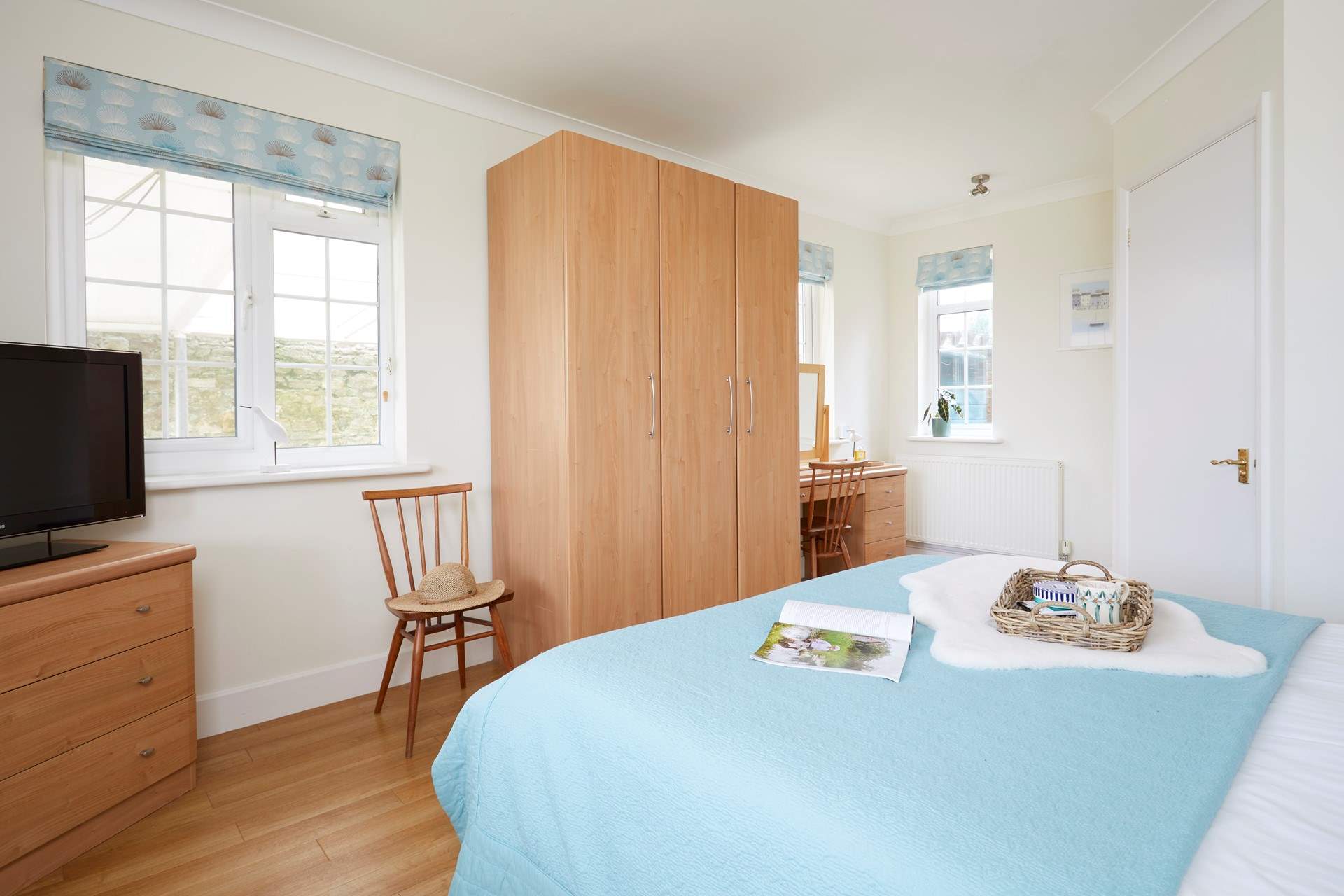 And has a handy en suite bathroom. 