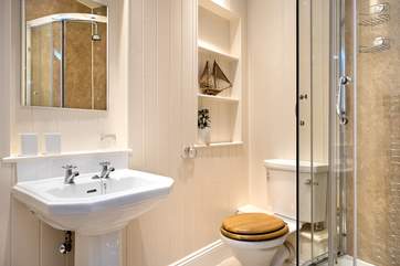The en suite shower-room.