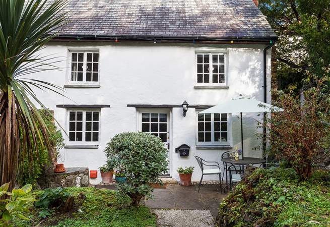 There are twelve granite steps leading down to this gorgeous cottage, so care is needed, and a torch.