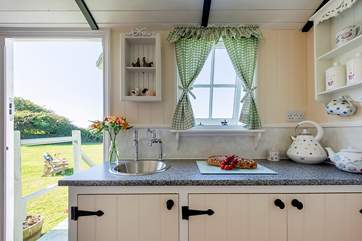 Enjoy the country outlook whilst preparing food for a scrummy supper.