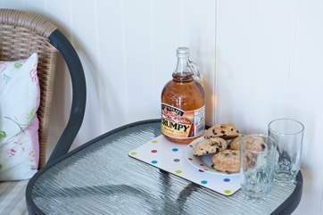 The owner very kindly provides a bottle of Cornish Scrumpy and some yummy hevva buns for you to enjoy.