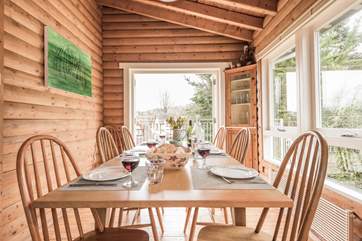 Enjoy mealtimes in this wonderful cottage