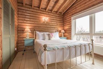 Beautifully decorated throughout