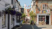 Yarmouth town has a good choice of cafe's restaurants and boutique shops.