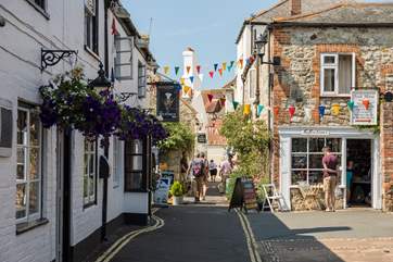 Yarmouth town has a good choice of cafe's restaurants and boutique shops.