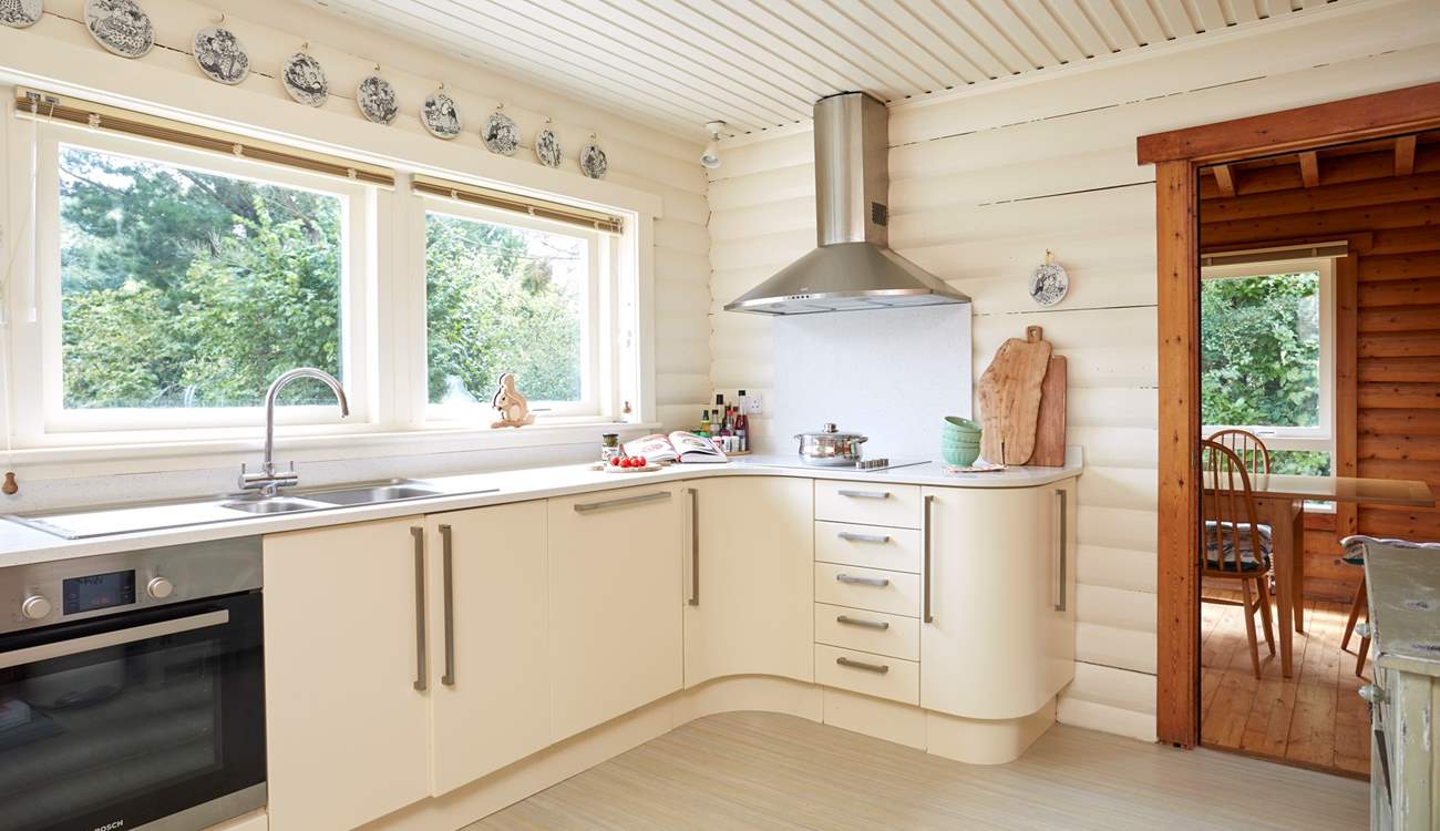 The well equipped kitchen ready for you to prepare a delicious meal.