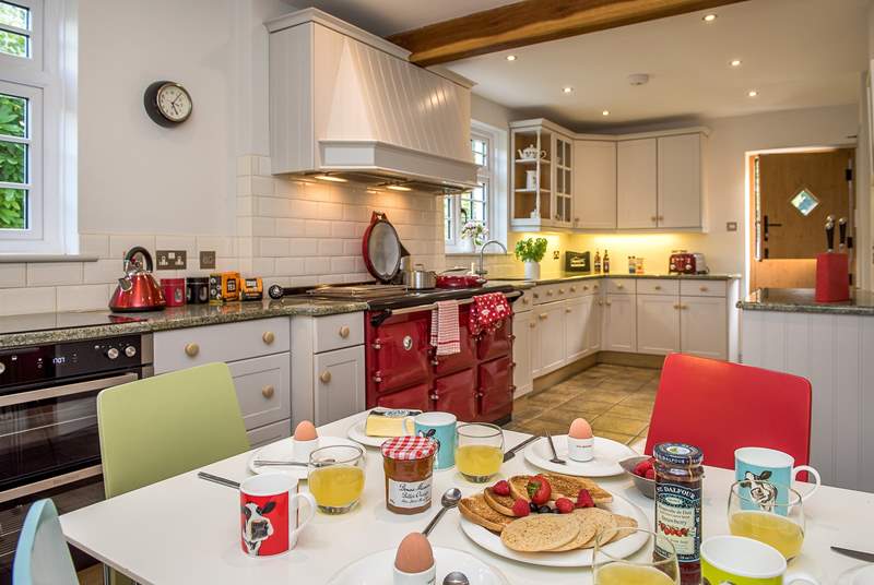 A lovely room to enjoy breakfast or morning coffee (please note guests have use of the electric oven and hob rather than the Aga).