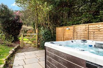 After a busy day exploring all that North Cornwall has to offer come back to Ferny Park and relax in the hot tub