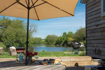 Dine al fresco in the sunshine, with the sights and sounds of nature all around.