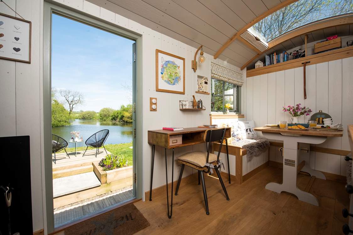 Sink into the dreamy ambience that this gorgeous retreat radiates.