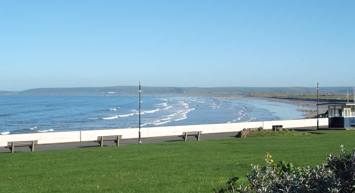 At Westward Ho! there is plenty of sand at low tide.