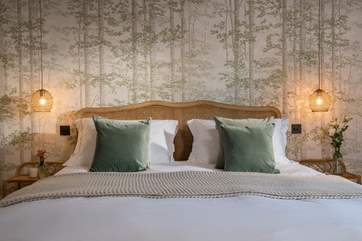 This super inviting super-king bed makes you want to dive right in.