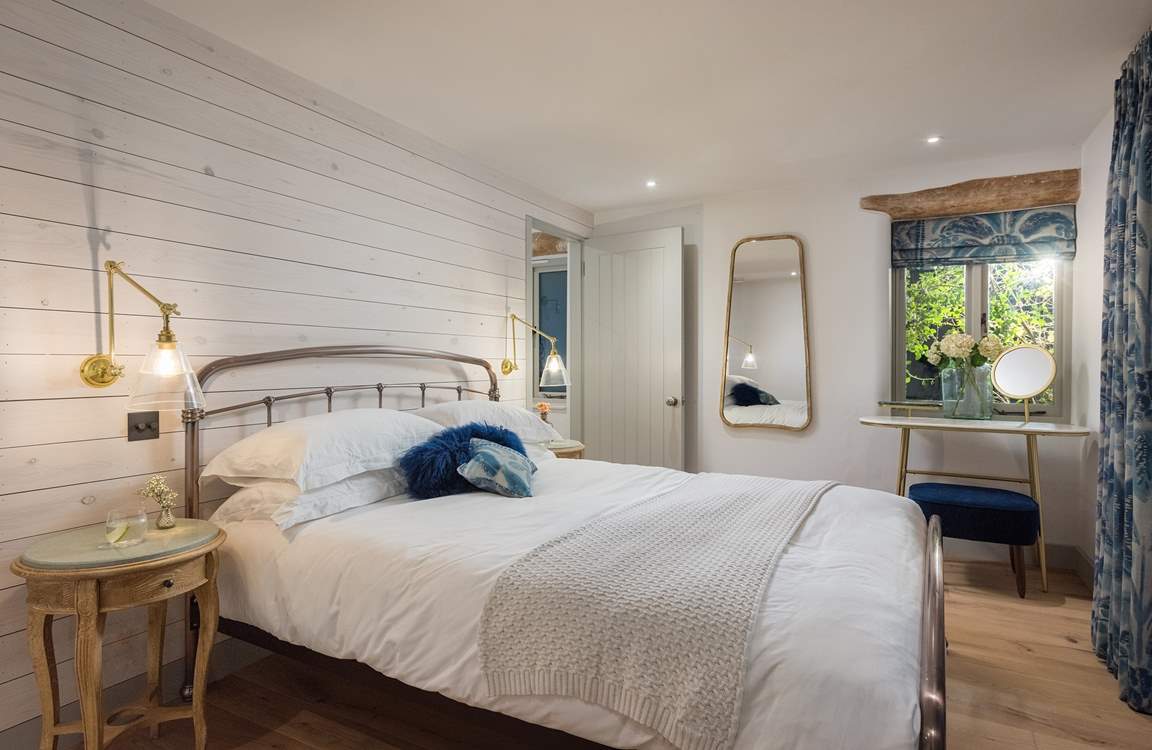Bedroom 5 not only has a delightful private courtyard; this king-size bedroom also offers an exceptionally attractive en suite.