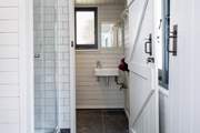 The pool area also offers a changing area and shower-room with WC.
