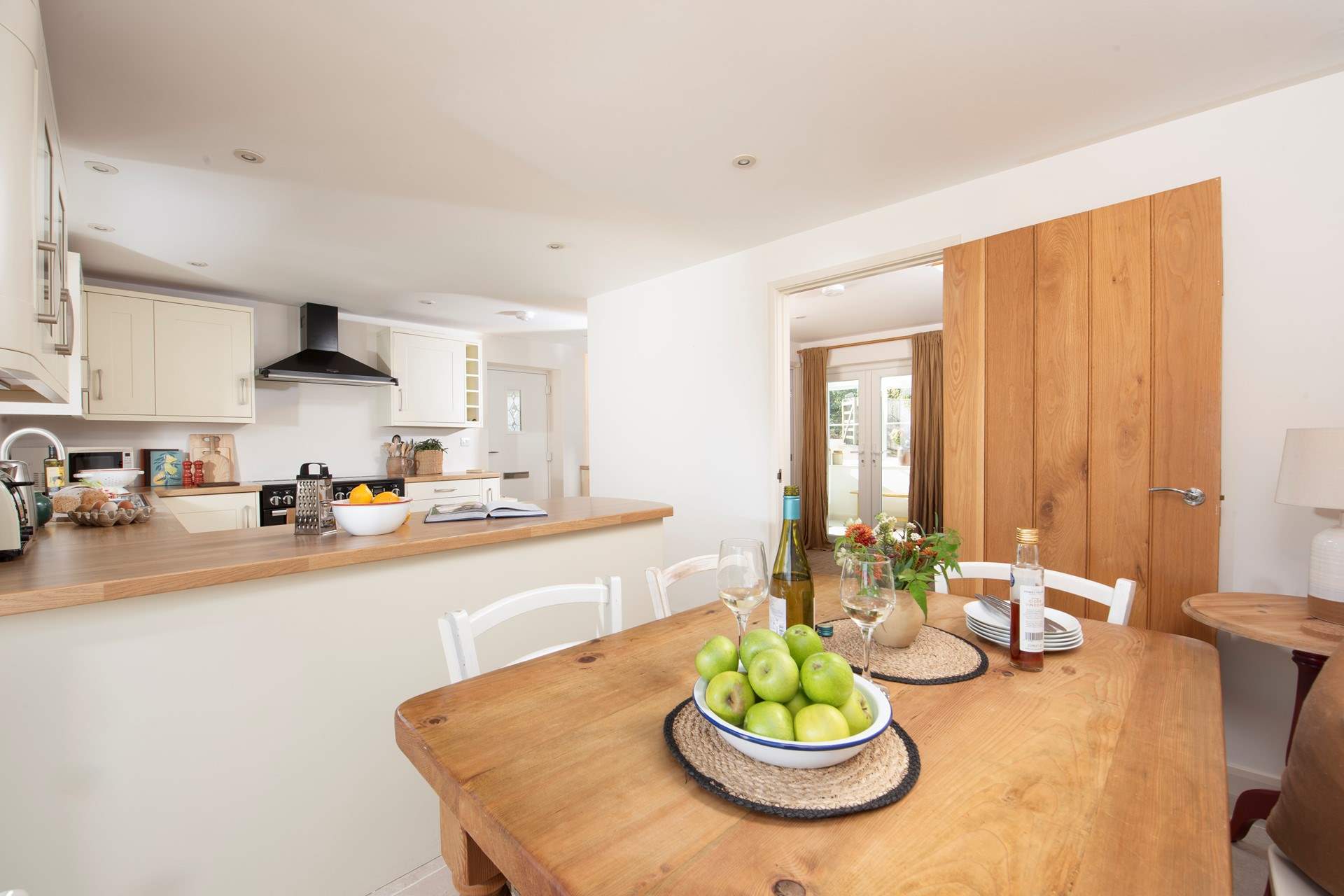 The open plan kitchen/diner.