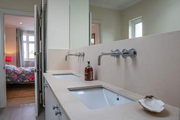 ...with en suite bathroom and separate shower cubicle.