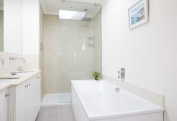 First floor en suite bathroom...