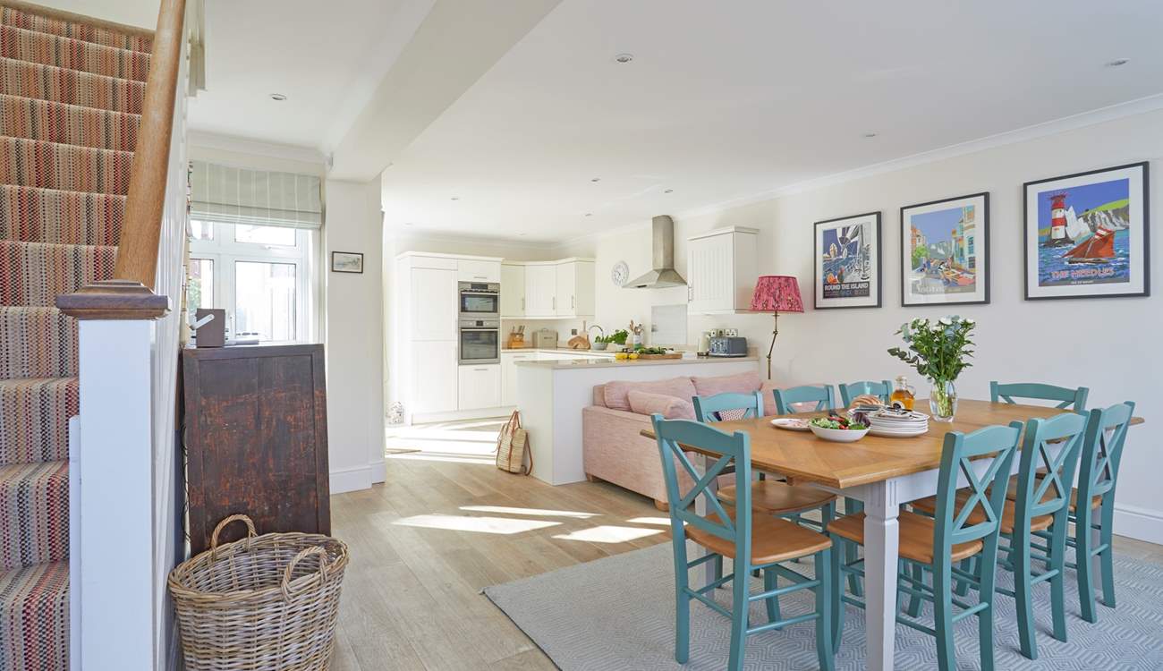 With lots of light flooding through, you will be very happy in this home-from-home.