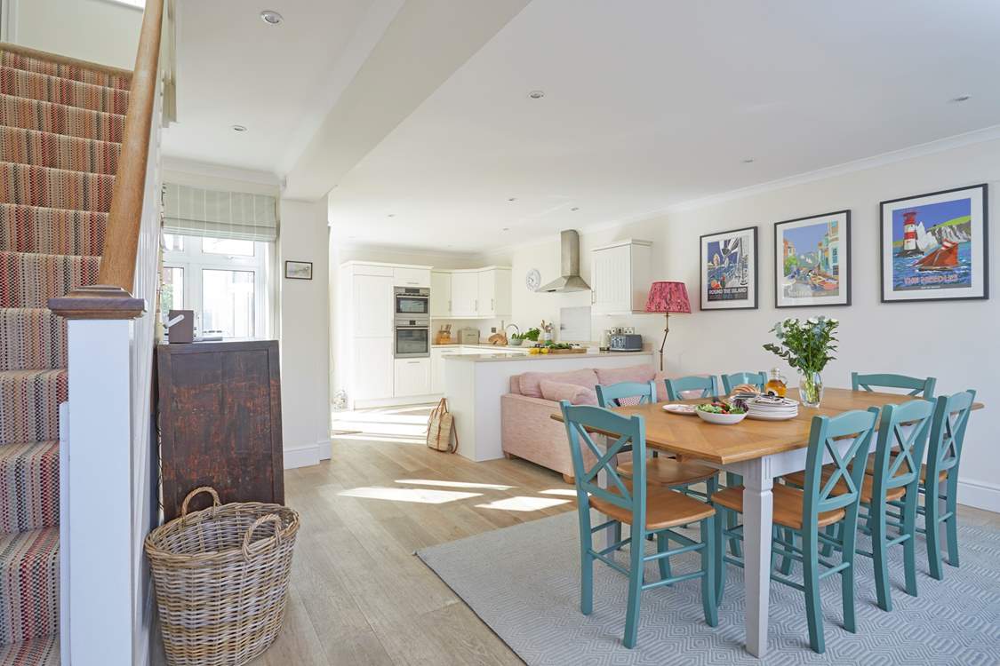 With lots of light flooding through, you will be very happy in this home-from-home.