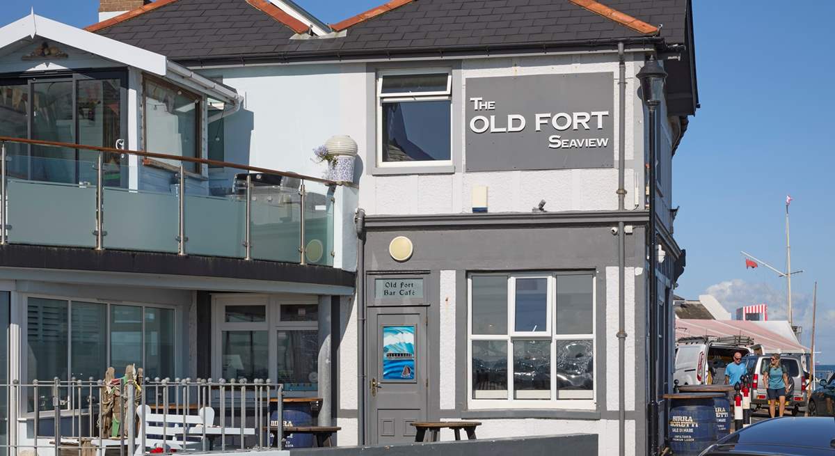 The Old Fort serves great food and overlooks the sea.