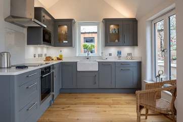 Stylish and well-equipped kitchen.