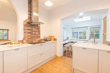 With an open plan layout, this is a great place to entertain with family and friends