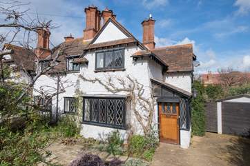 Tangle Cottage has kept the traditional look on the outside but once you are inside, you will find it is full of modern fixtures and fittings needed for a family