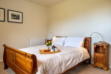 Enjoy breakfast in bed (Bedroom 1).