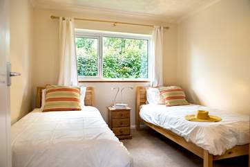 The twin bedroom is very comfortable.