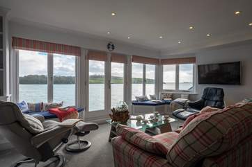 The super comfortable sitting-area.