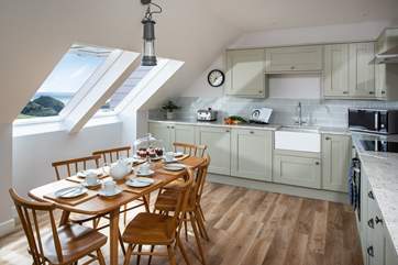 Enjoy the sociable living space, take it in turns to enjoy the outlook.