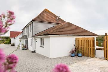 Rowena is the property in the middle, leave the porch and pop around to your terrace.