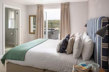 Pop straight into the hot tub from the master bedroom (Bedroom 1).