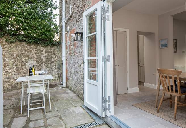 The fully extendable patio doors enable that fabulous inside out feel.