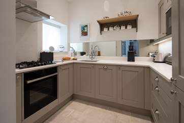 The well-equipped kitchen.
