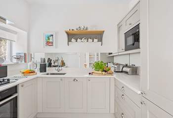 The well-equipped kitchen.