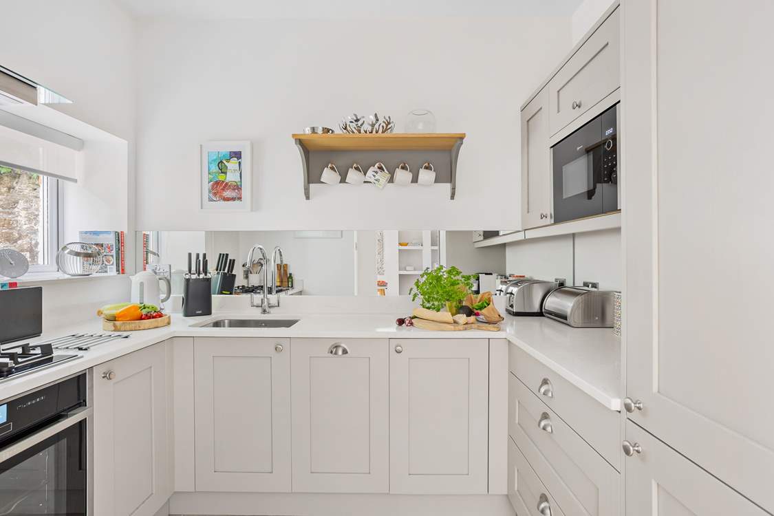 The well-equipped kitchen.