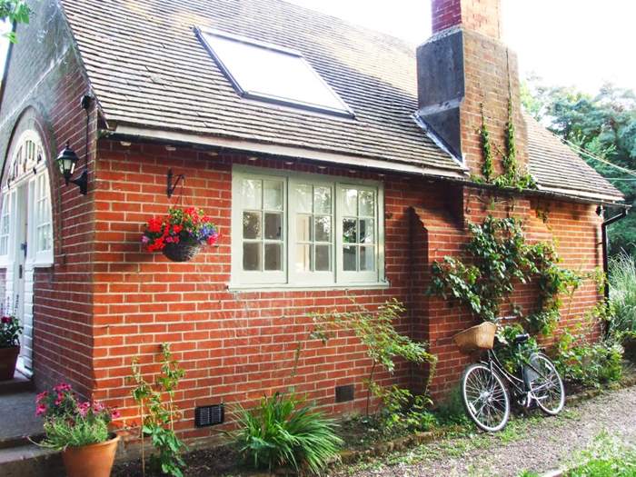 Poppets Cottage, Sleeps 2 in Buxted