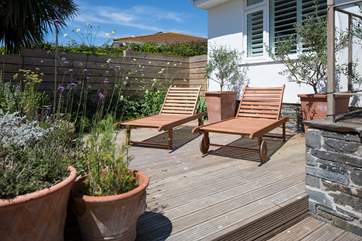 You even have a secluded suntrap complimented with comfy sun-loungers for the sun lovers of the party. Comfy cushions for the loungers are also available.