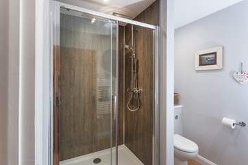 The fabulous shower is perfect to wash the sand away.