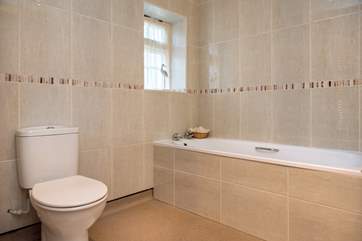 The spacious bathroom.