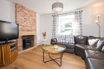 Comfortably furnished and with plenty of space for six, you will be sure to return to this cosy Classic Cottage