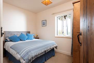 The cosy bedroom.