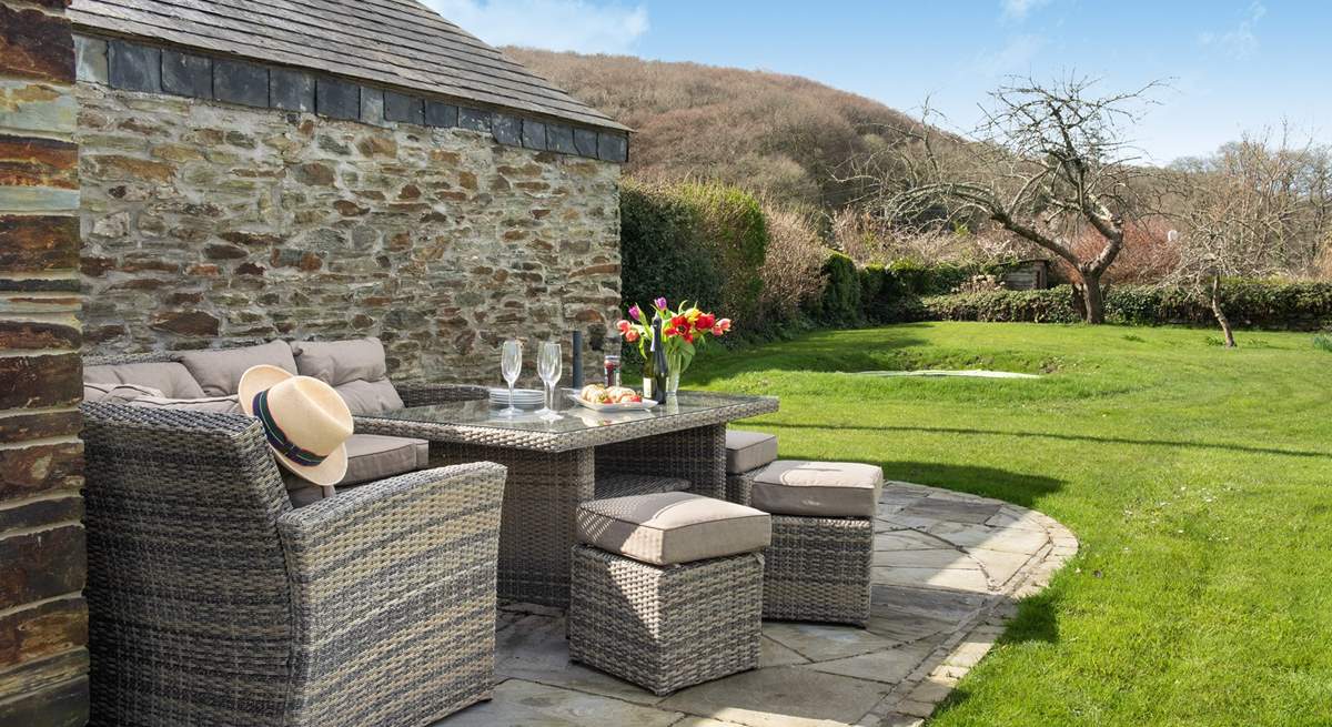 Dining al fresco in such a setting will be a delight!