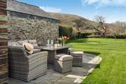 Dining al fresco in such a setting will be a delight!