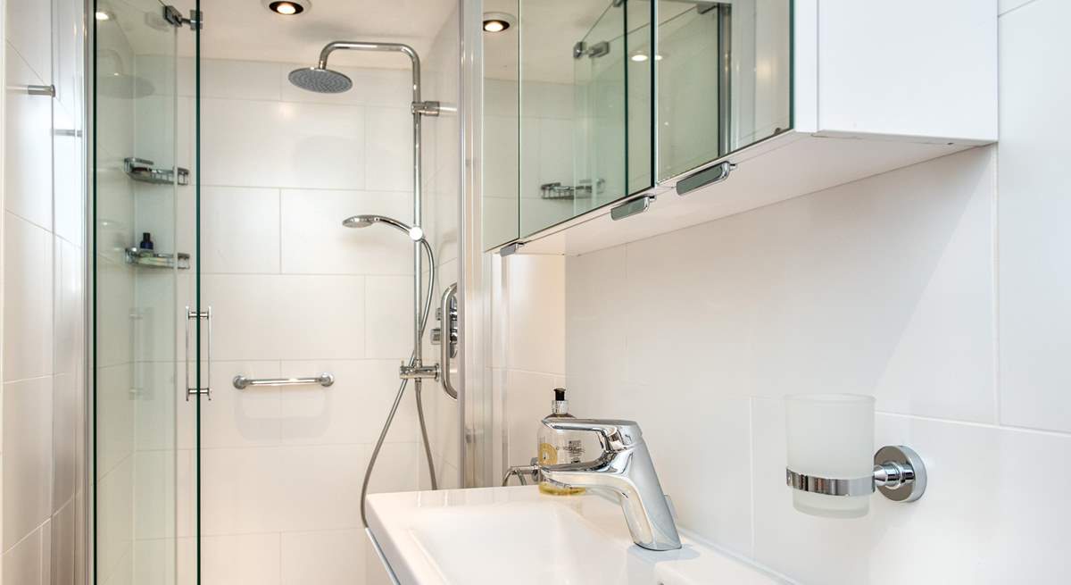 The stylish shower-room in Bedroom 1.