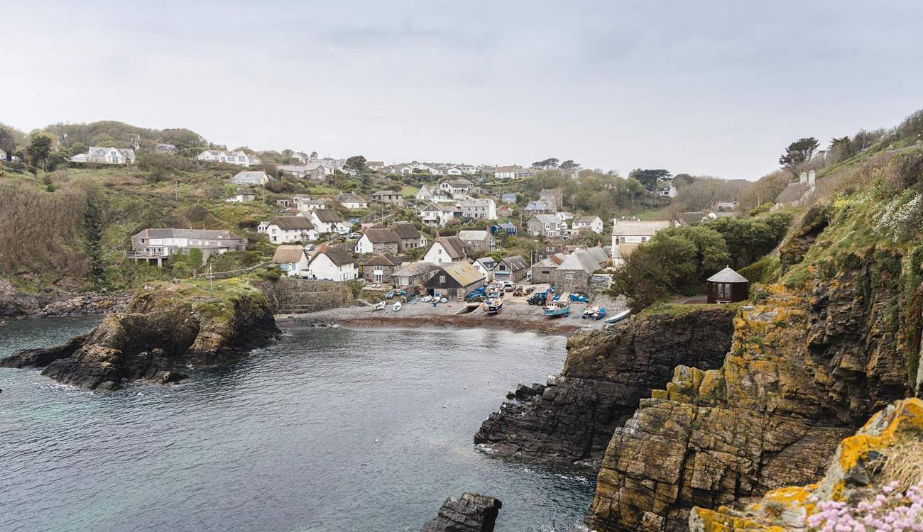 Tree Tops is tucked away at the top of the pretty fishing village of Cadgwith. 