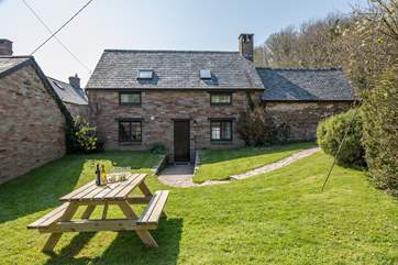 Bask in the sun whilst the kiddies run wild in this fully enclosed garden.