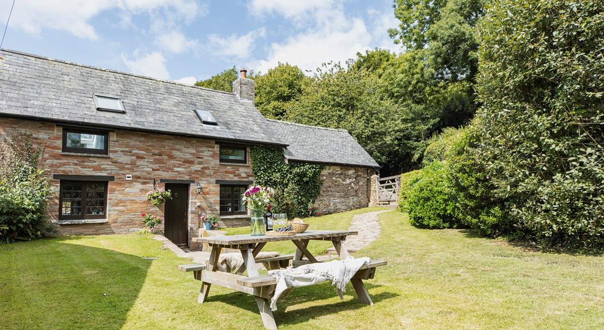 Marigold is such a pretty detached cottage.